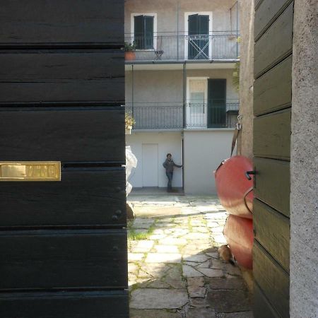 Il Vecchio Cortile Apartment แมนเดลโล เดล ลาริโอ ภายนอก รูปภาพ